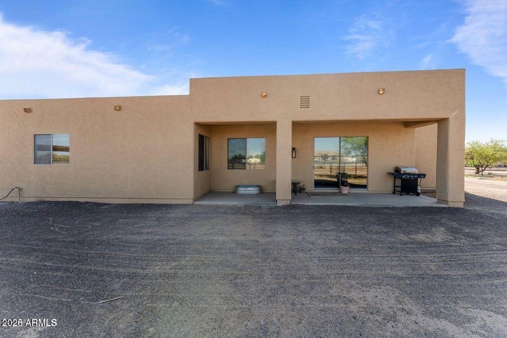 Image 5 of property listing at 27720 N 237TH Drive, Wittmann, AZ 85361