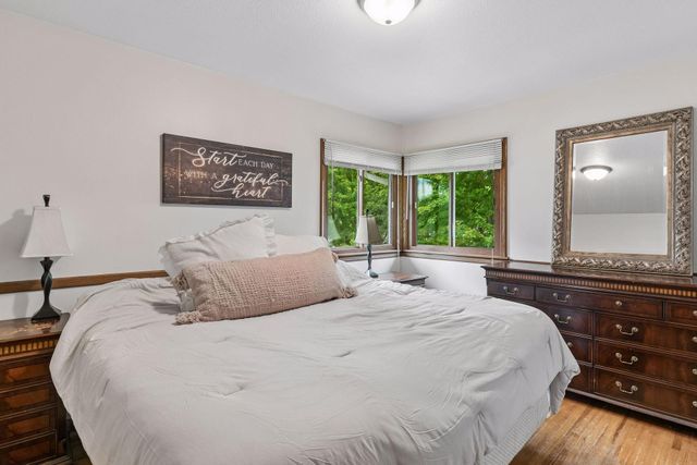 16419 Seymour Drive, Minnetonka, MN 55345