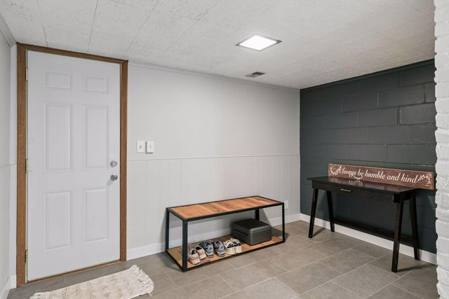 16419 Seymour Drive, Minnetonka, MN 55345