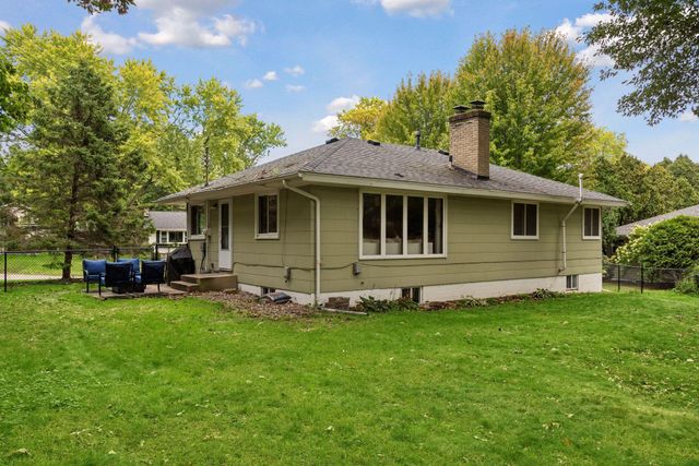 16419 Seymour Drive, Minnetonka, MN 55345