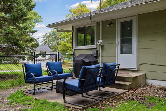 16419 Seymour Drive, Minnetonka, MN 55345