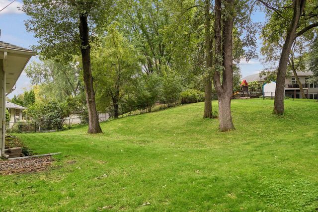 16419 Seymour Drive, Minnetonka, MN 55345