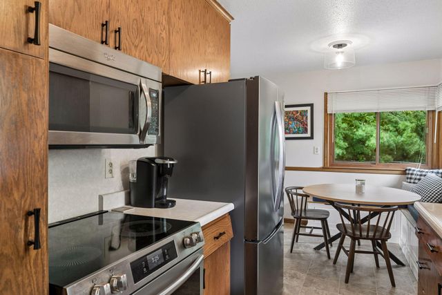 16419 Seymour Drive, Minnetonka, MN 55345