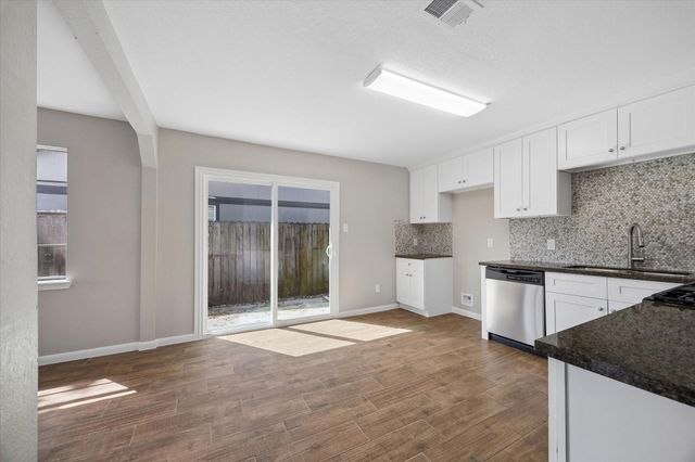 8611 Valley Rock Drive, Houston, TX 77078