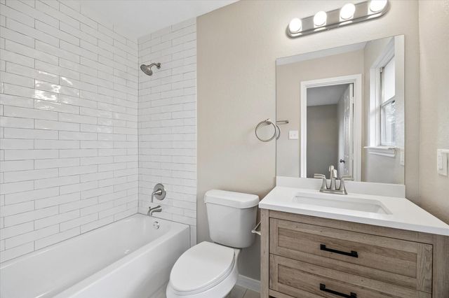 8611 Valley Rock Drive, Houston, TX 77078