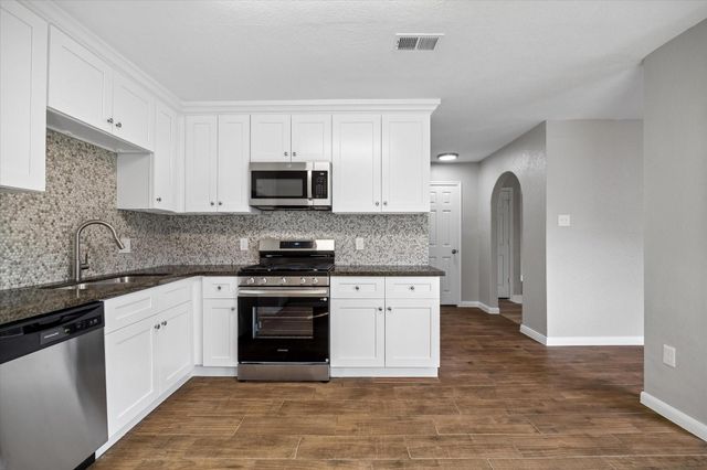 8611 Valley Rock Drive, Houston, TX 77078