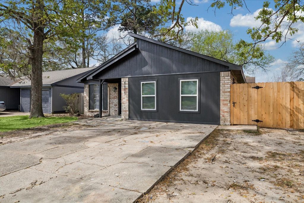 8611 Valley Rock Drive, Houston, TX 77078