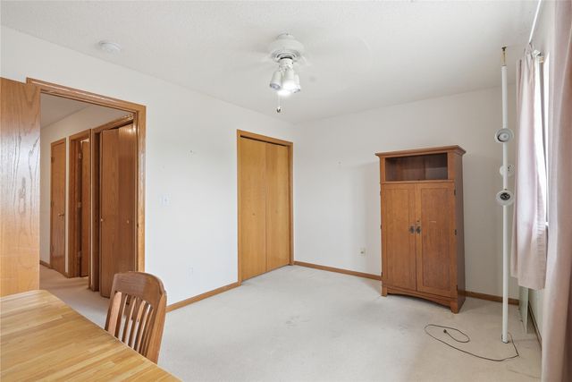950 33rd Avenue C, Marion, IA 52302