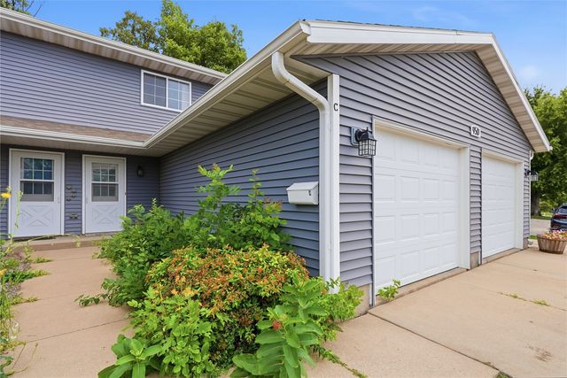 950 33rd Avenue C, Marion, IA 52302