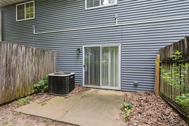 950 33rd Avenue C, Marion, IA 52302