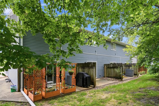 950 33rd Avenue C, Marion, IA 52302
