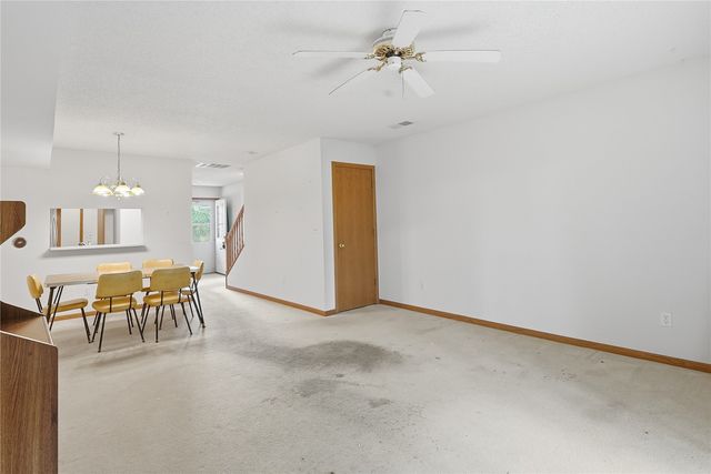 950 33rd Avenue C, Marion, IA 52302