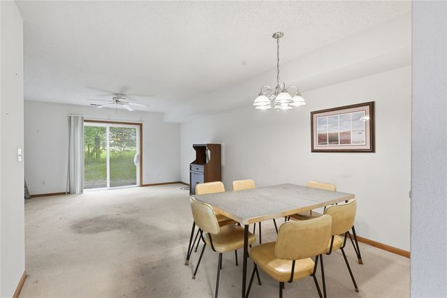 950 33rd Avenue C, Marion, IA 52302