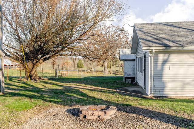 22733 Lawrence 1210, Aurora, MO 65605