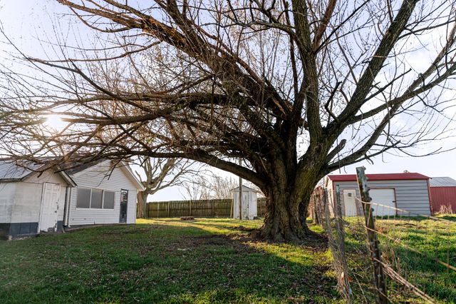 22733 Lawrence 1210, Aurora, MO 65605