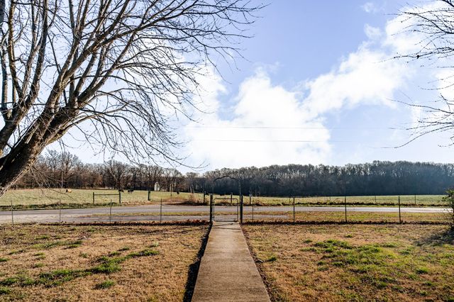 22733 Lawrence 1210, Aurora, MO 65605