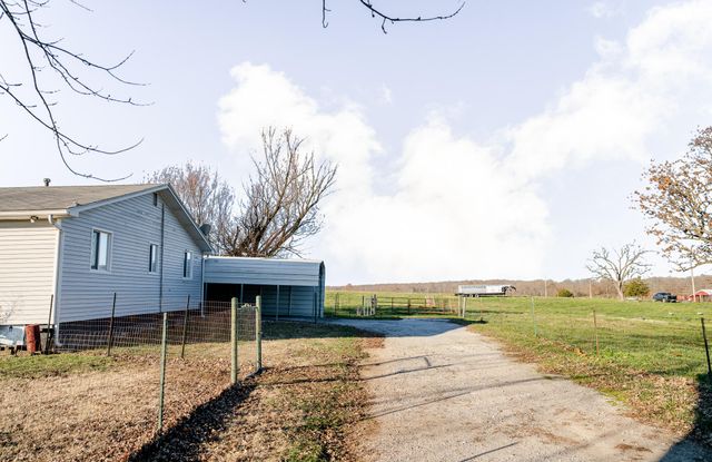 22733 Lawrence 1210, Aurora, MO 65605