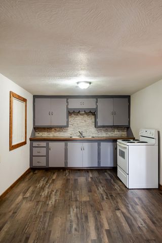 22733 Lawrence 1210, Aurora, MO 65605