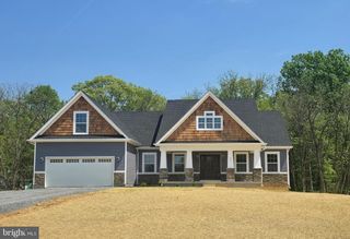 31 FOXGLOVE LN, Kearneysville, WV 25430