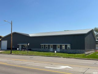 4206 7TH Street D, East Moline, IL 61244