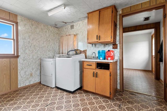 N6335 COUNTY ROAD H, Luxemburg, WI 54217