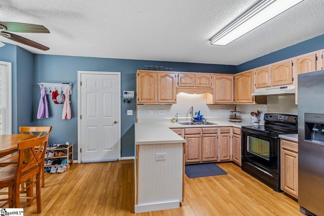 10 Hyde Park Lane, Mauldin, SC 29662