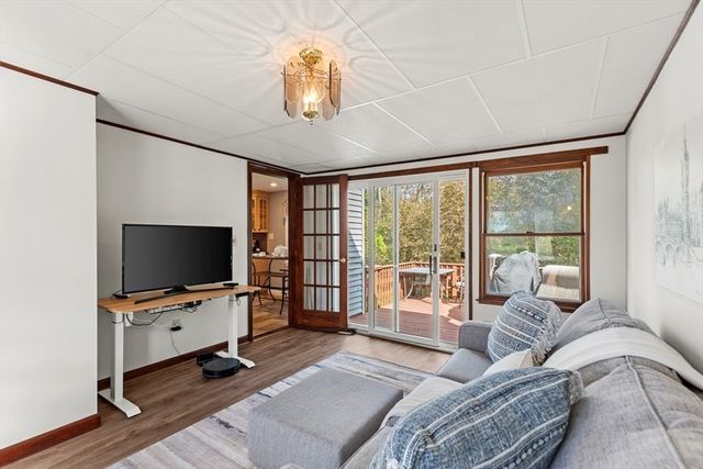 44 Sunset Dr, Beverly, MA 01915