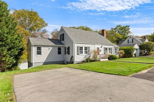 44 Sunset Dr, Beverly, MA 01915
