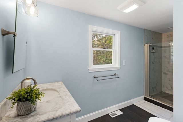 44 Sunset Dr, Beverly, MA 01915