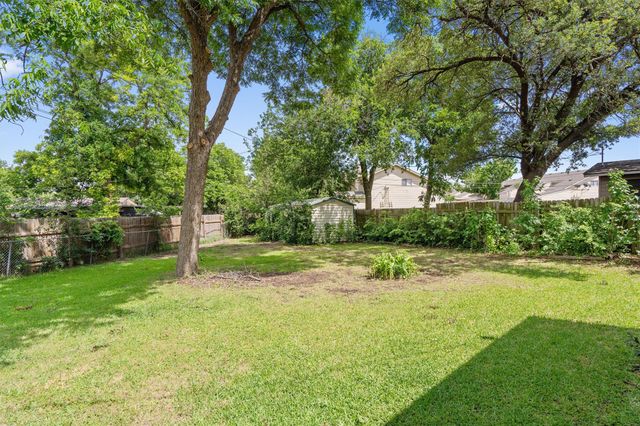 8405 Sequoia DR, Austin, TX 78758