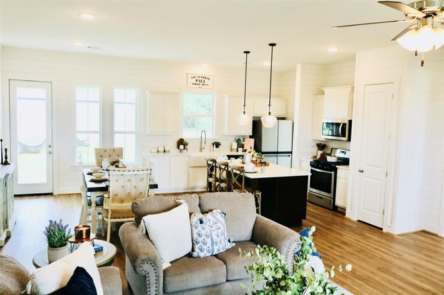 6507 Highway 290 E, Brenham, TX 77833