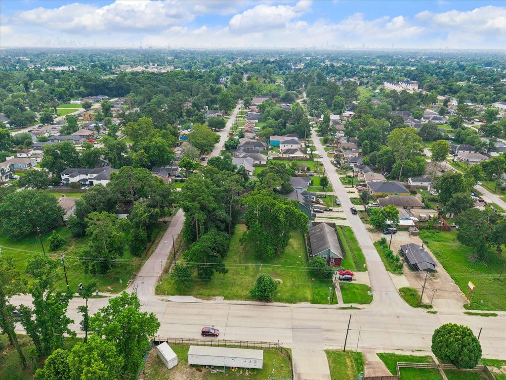 2027 W Little York Road, Houston, TX 77091