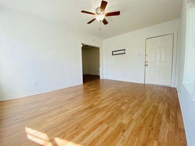 1 Sidney Street 3, Houston, TX 77003