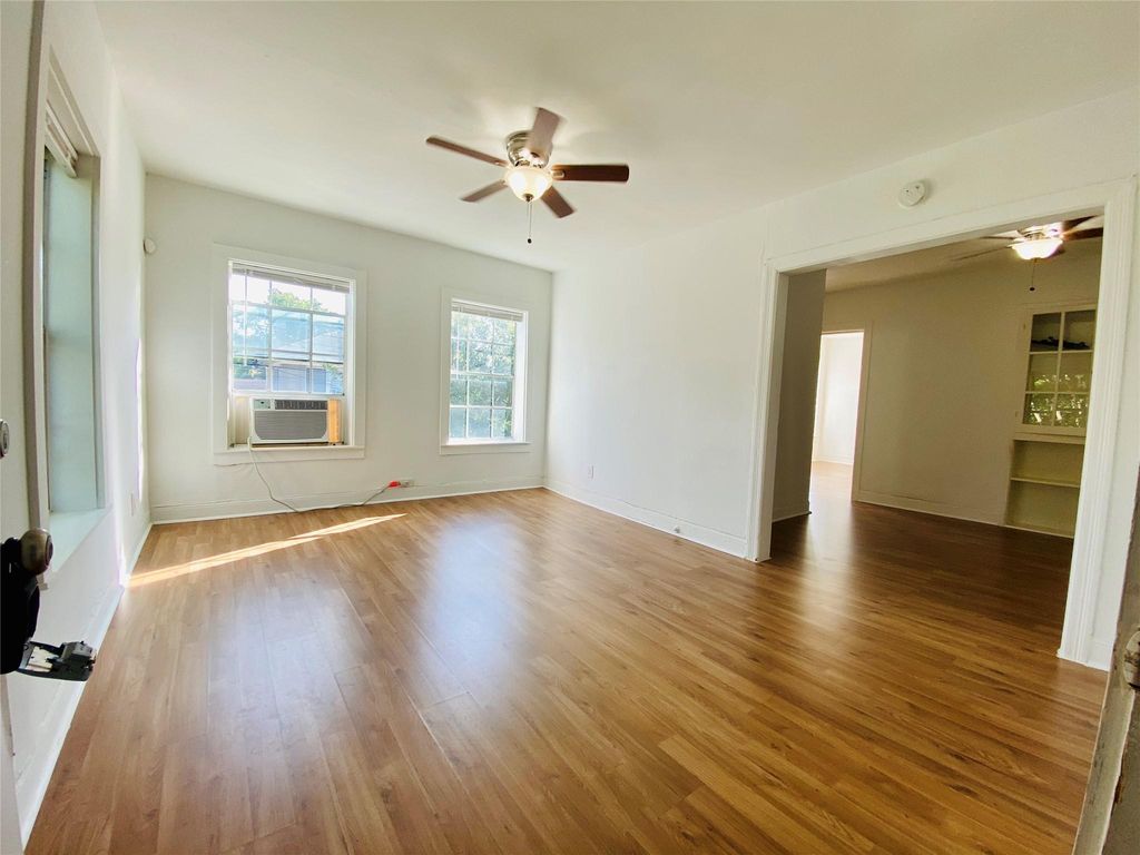 1 Sidney Street 3, Houston, TX 77003