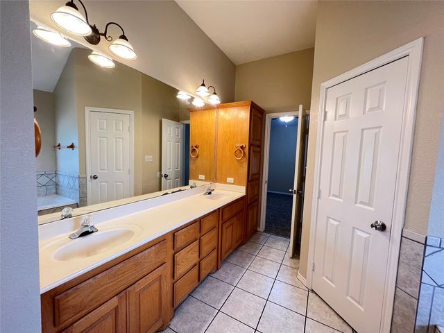 788 Robin Court, Springtown, TX 76082