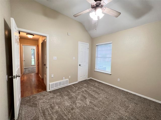 788 Robin Court, Springtown, TX 76082