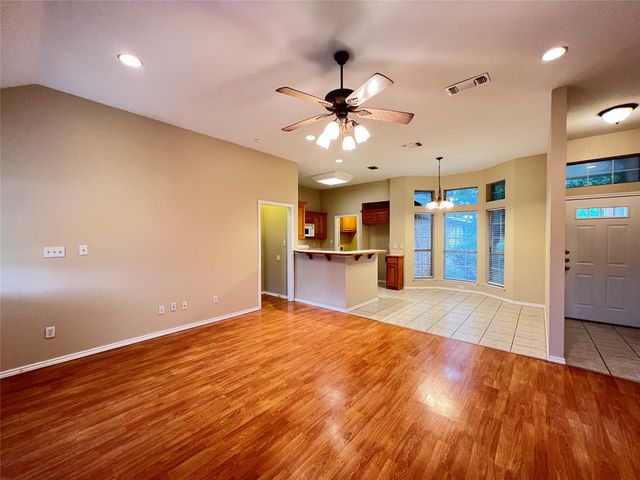 788 Robin Court, Springtown, TX 76082
