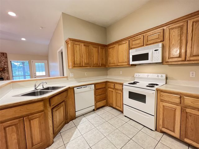 788 Robin Court, Springtown, TX 76082