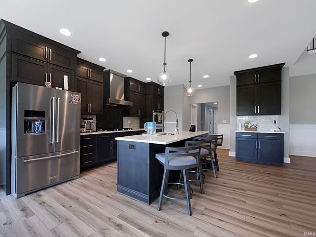 6033 Waterbury Court, Newburgh, IN 47630