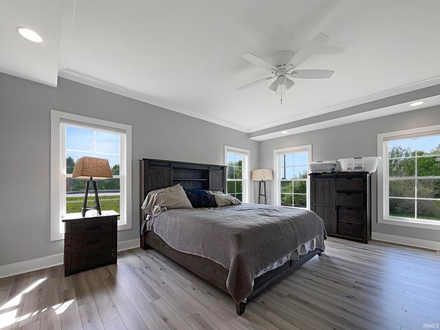 6033 Waterbury Court, Newburgh, IN 47630