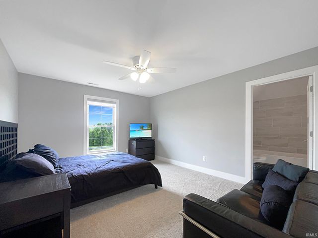 6033 Waterbury Court, Newburgh, IN 47630