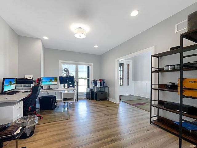 6033 Waterbury Court, Newburgh, IN 47630
