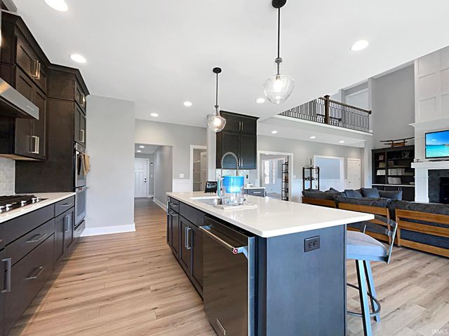 6033 Waterbury Court, Newburgh, IN 47630