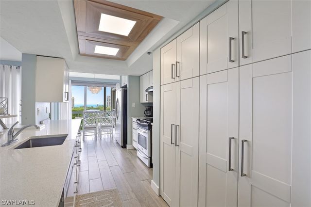 5501 Heron Point DR 501, Naples, FL 34108