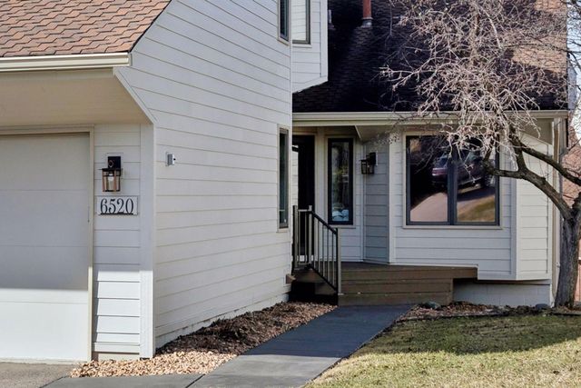 6520 Harbor Place NE, Prior Lake, MN 55372