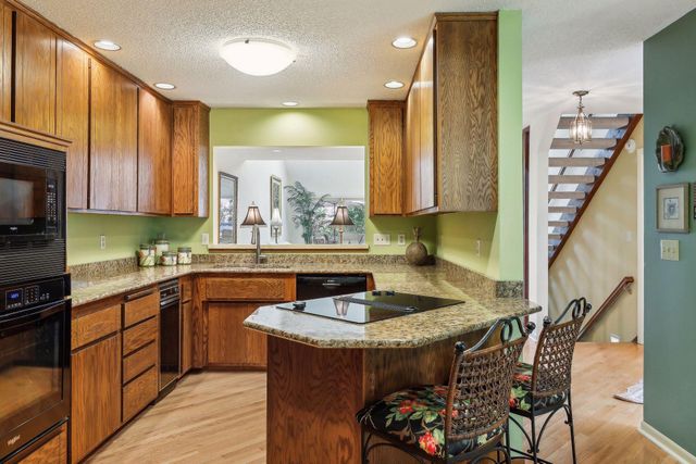 6520 Harbor Place NE, Prior Lake, MN 55372