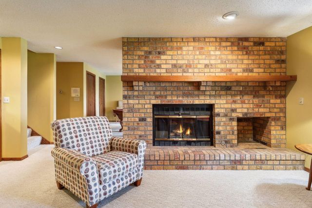 6520 Harbor Place NE, Prior Lake, MN 55372