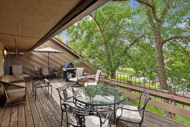 6520 Harbor Place NE, Prior Lake, MN 55372