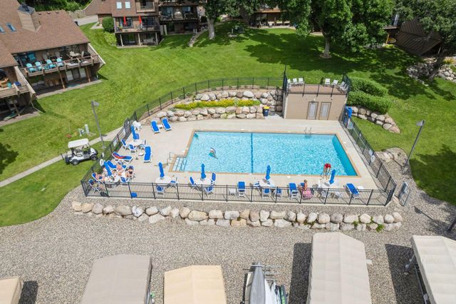 6520 Harbor Place NE, Prior Lake, MN 55372