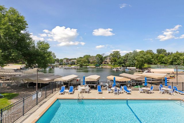 6520 Harbor Place NE, Prior Lake, MN 55372